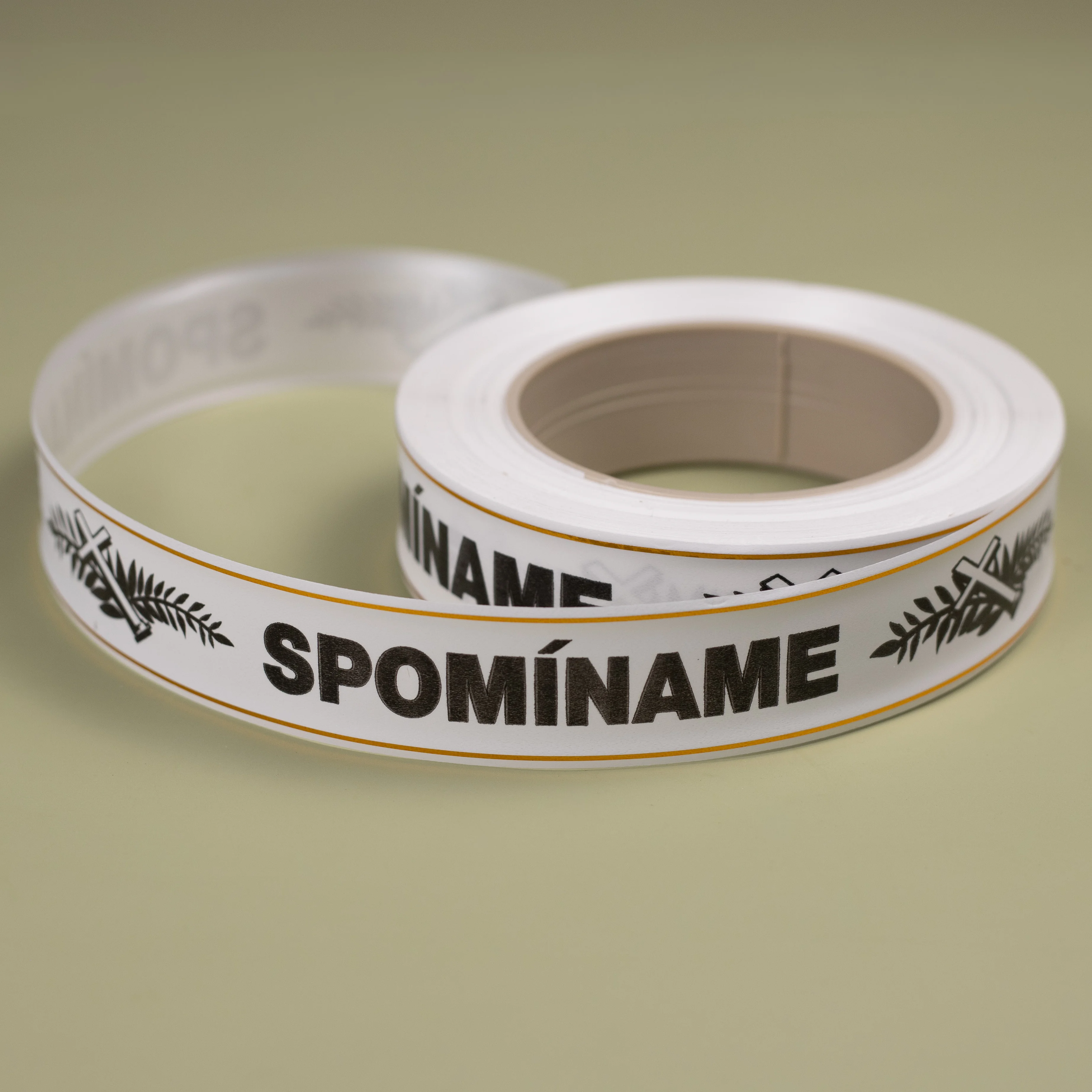 Smútočná stuha SPOMÍNAME s krížom